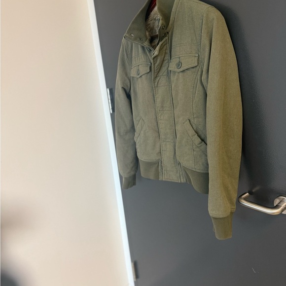 TNA M mint newer condition Olive Bomber Jacket faux fur lining - Picture 6 of 16